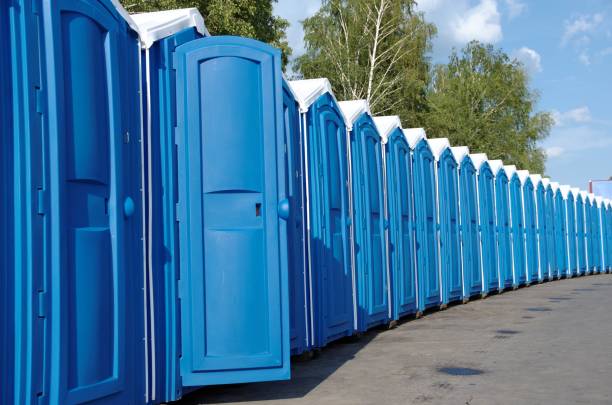 Porta potty delivery and setup in Lochbuie, CO